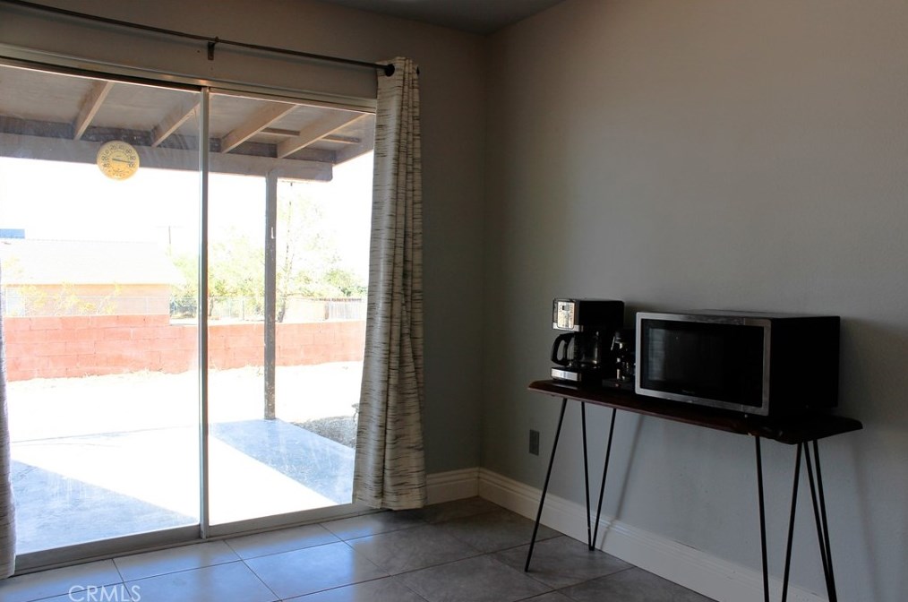 5509 Mariposa Ave, Twntynine Plm CA  92277-1441 exterior