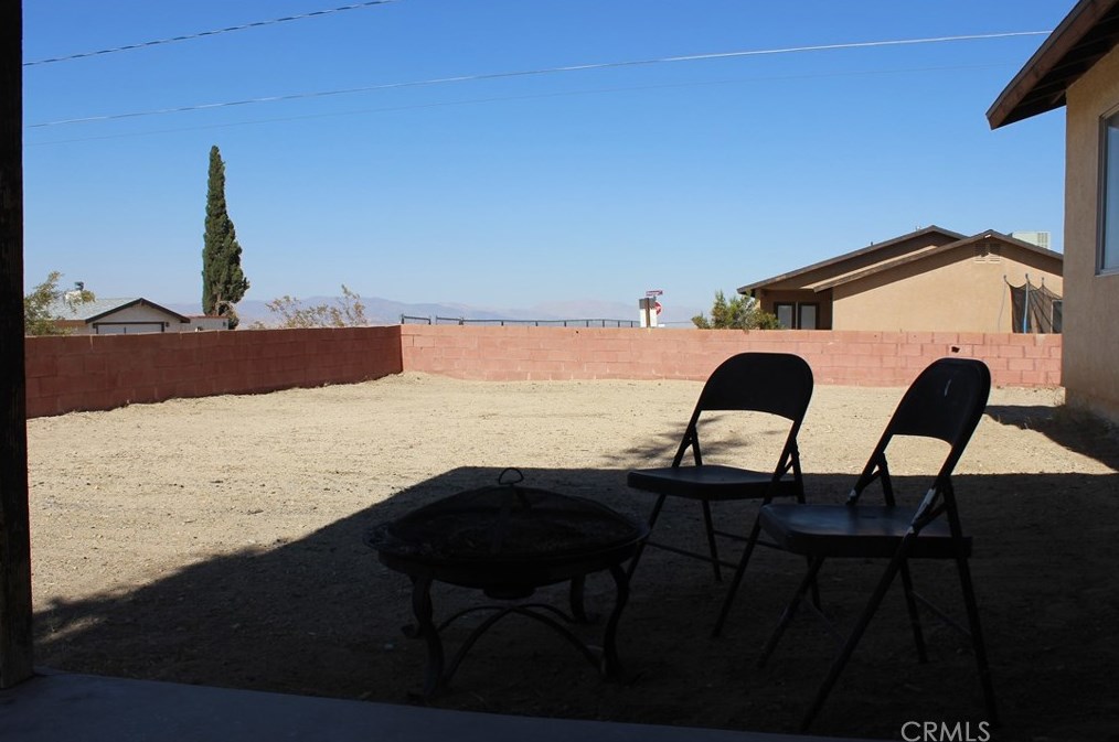 5509 Mariposa Ave, Twntynine Plm CA  92277-1441 exterior