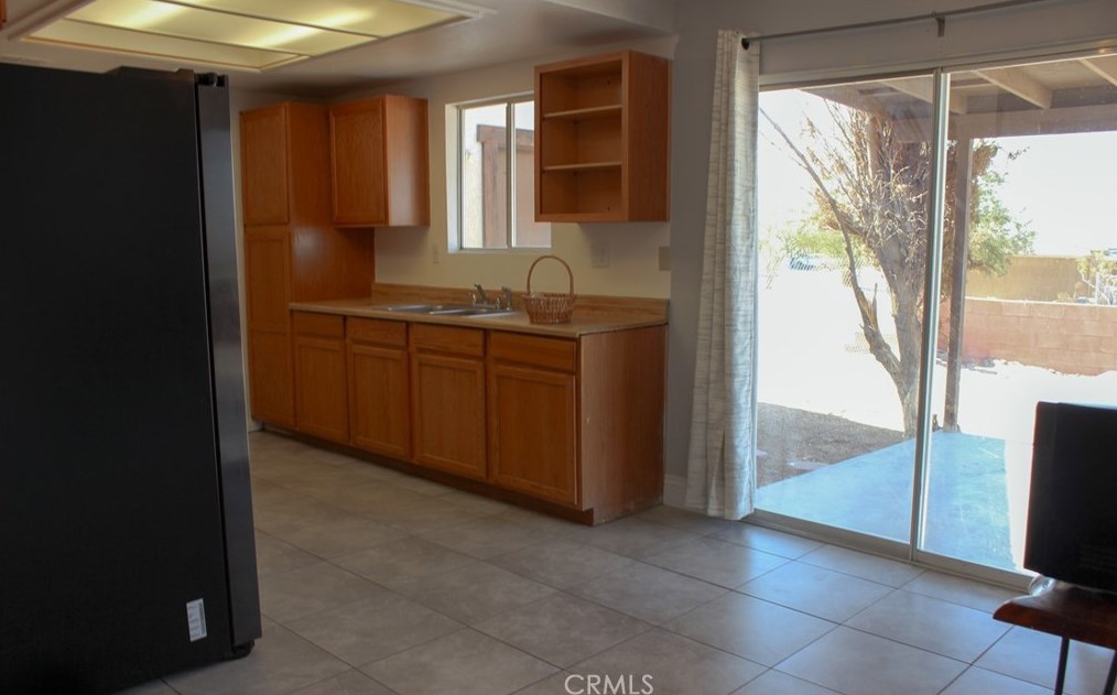 5509 Mariposa Ave, Twntynine Plm CA  92277-1441 exterior
