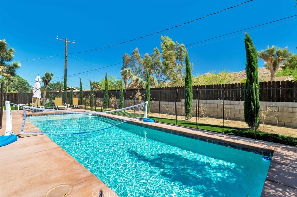 60291 La Mirada Trl, Joshua Tree CA  92252-2801 exterior