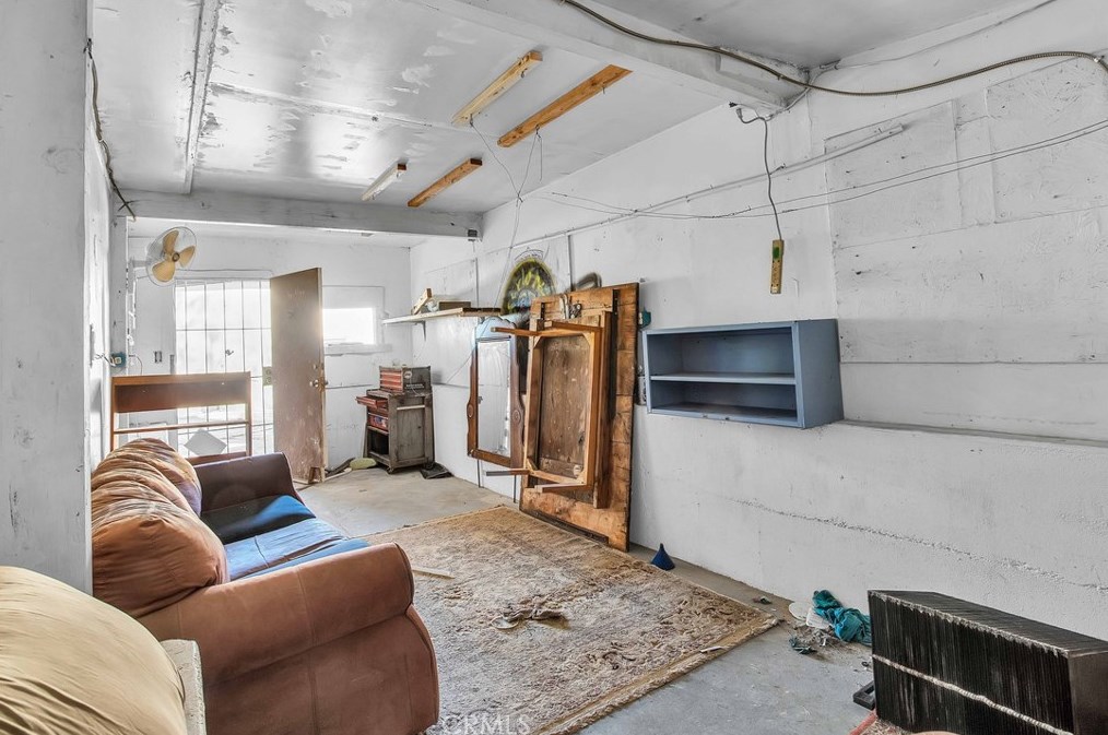 65359 Hoover Rd, Joshua Tree CA  92252-1194 exterior