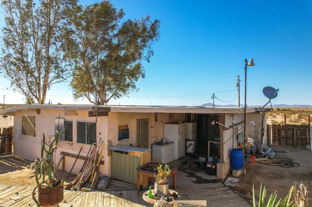 65359 Hoover Rd, Joshua Tree CA  92252-1194 exterior