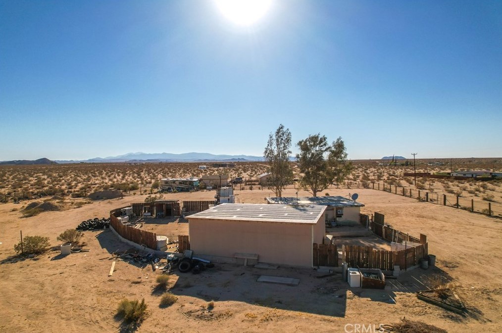 65359 Hoover Rd, Joshua Tree CA  92252-1194 exterior
