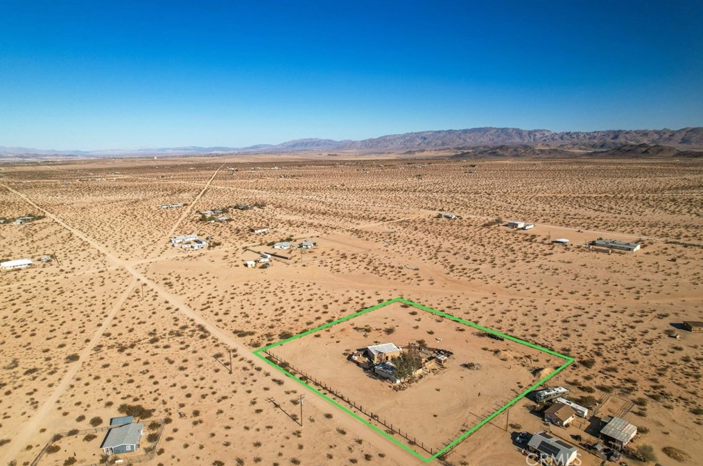 65359 Hoover Rd, Joshua Tree CA  92252-1194 exterior