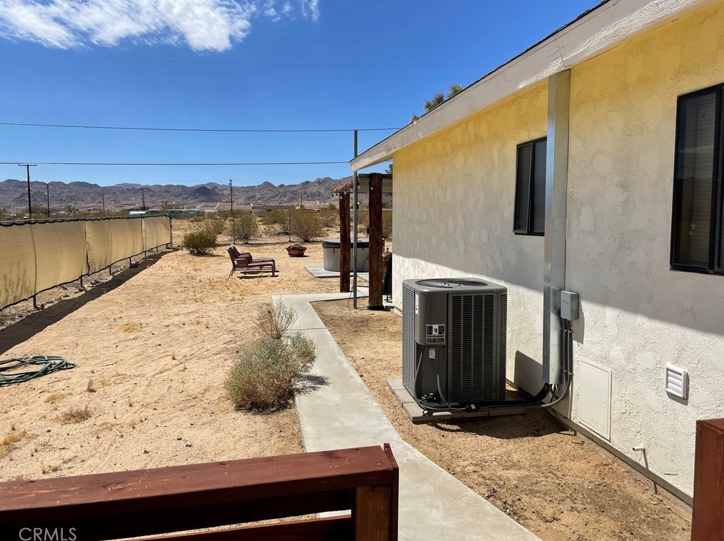 63555 Walpi Dr, Joshua Tree CA  92252-4210 exterior