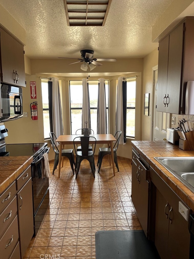 63555 Walpi Dr, Joshua Tree CA  92252-4210 exterior