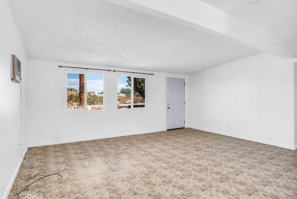 6942 Eucalyptus Ave, Twntynine Plm CA  92277-2838 exterior