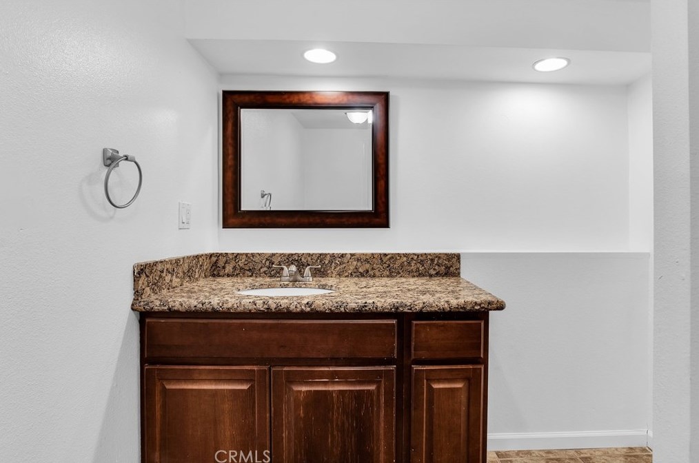 6942 Eucalyptus Ave, Twntynine Plm CA  92277-2838 exterior