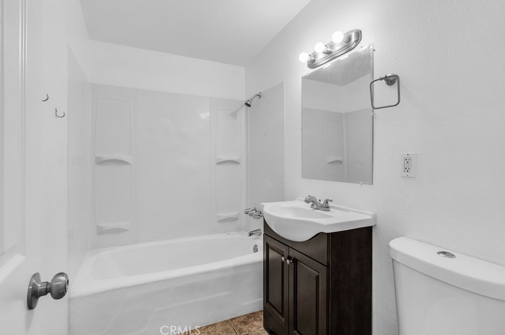 6942 Eucalyptus Ave, Twntynine Plm CA  92277-2838 exterior