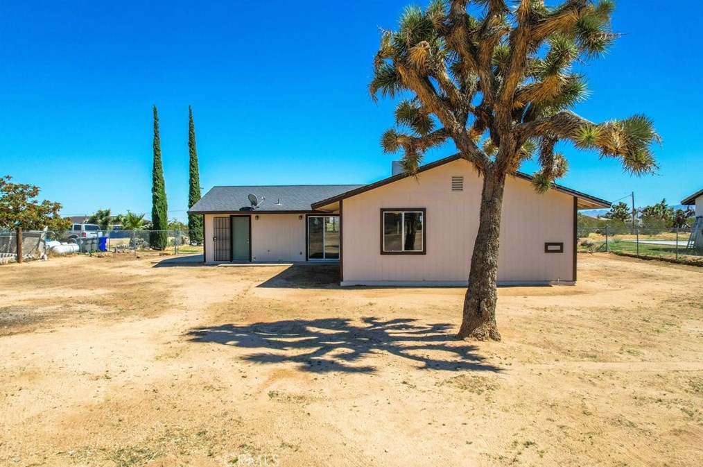 3692 Balsa Ave, Yucca Valley CA 92284-8668 exterior