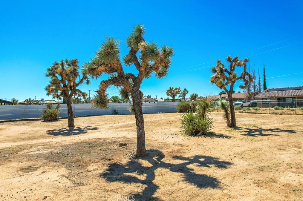 3692 Balsa Ave, Yucca Valley CA 92284-8668 exterior