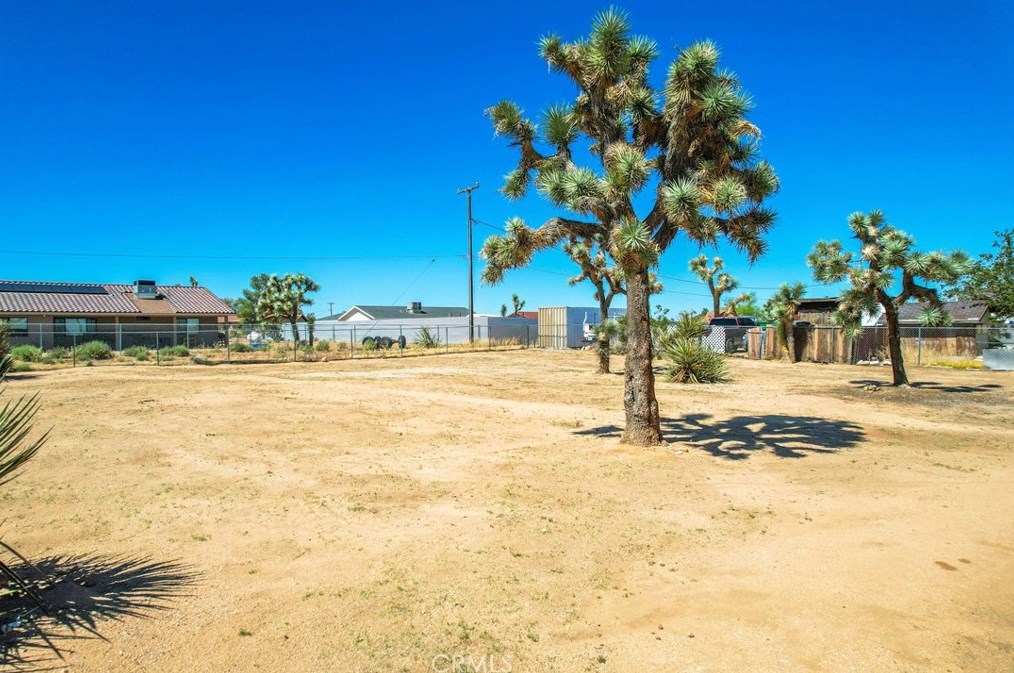 3692 Balsa Ave, Yucca Valley CA 92284-8668 exterior