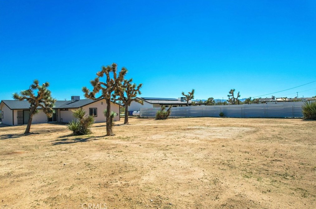 3692 Balsa Ave, Yucca Valley CA 92284-8668 exterior