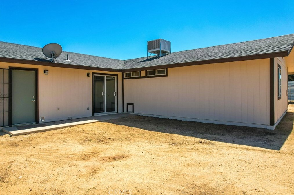 3692 Balsa Ave, Yucca Valley CA 92284-8668 exterior