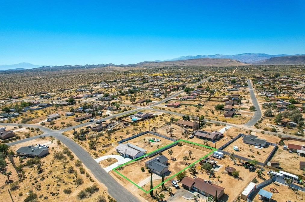 3692 Balsa Ave, Yucca Valley CA 92284-8668 exterior