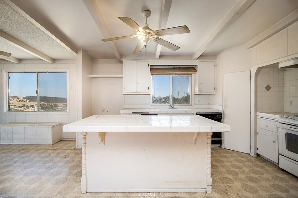 5550 Carlsbad Ave, Yucca Valley CA 92284-2095 exterior