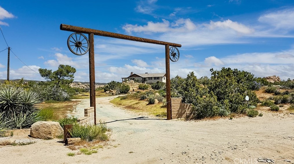 5550 Carlsbad Ave, Yucca Valley CA 92284-2095 exterior