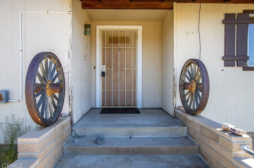 5550 Carlsbad Ave, Yucca Valley CA 92284-2095 exterior