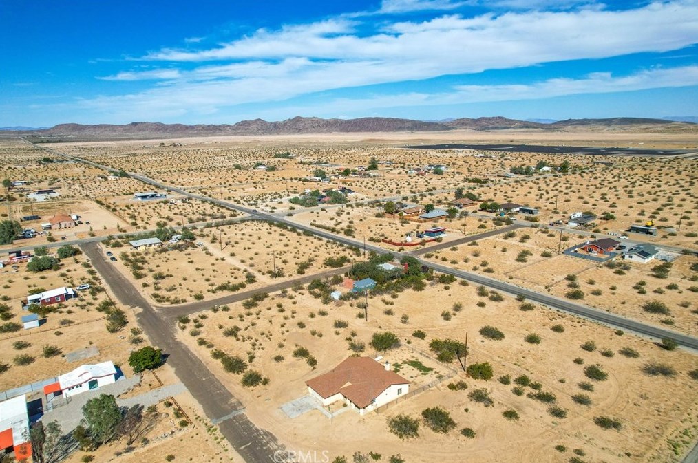 5001 1st St, Joshua Tree CA  92252-4216 exterior