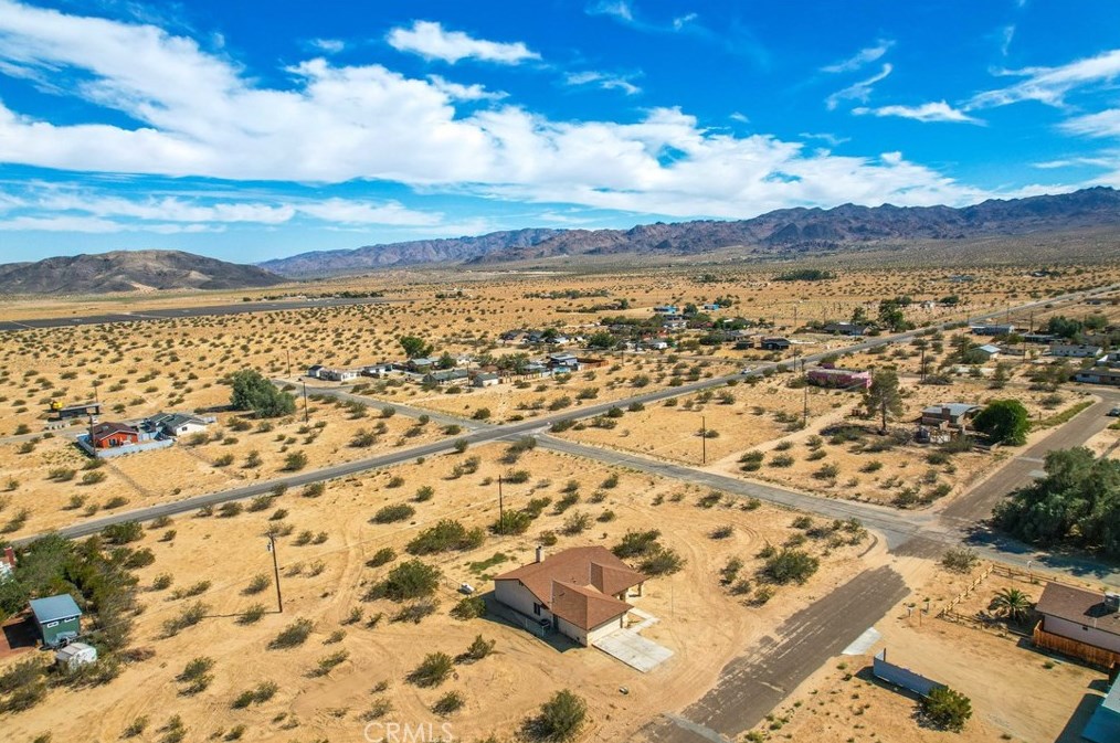 5001 1st St, Joshua Tree CA  92252-4216 exterior