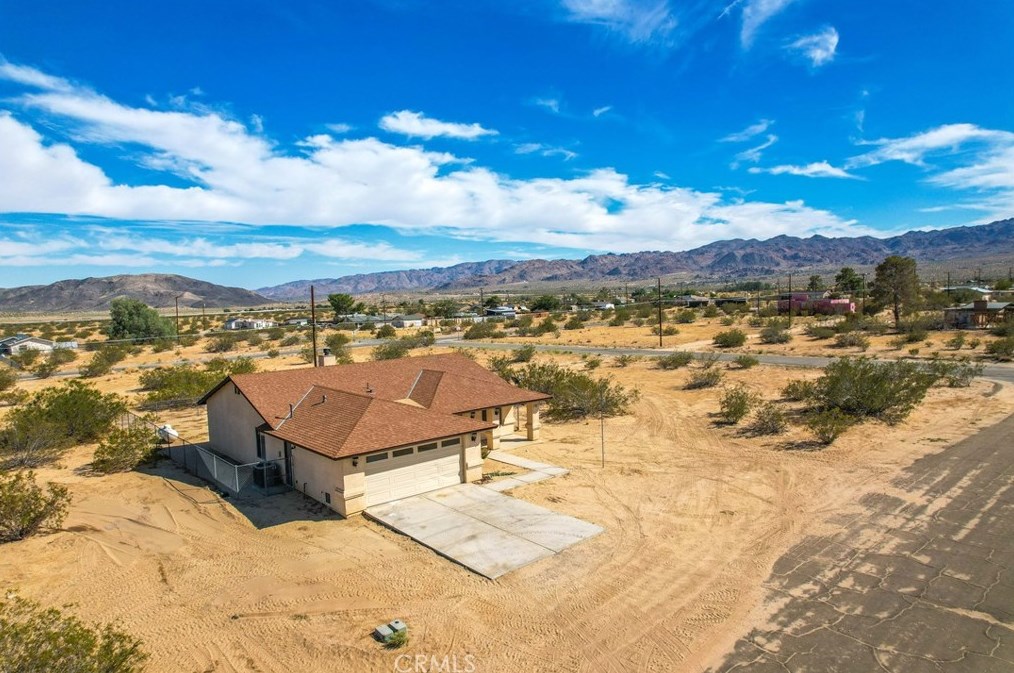 5001 1st St, Joshua Tree CA  92252-4216 exterior