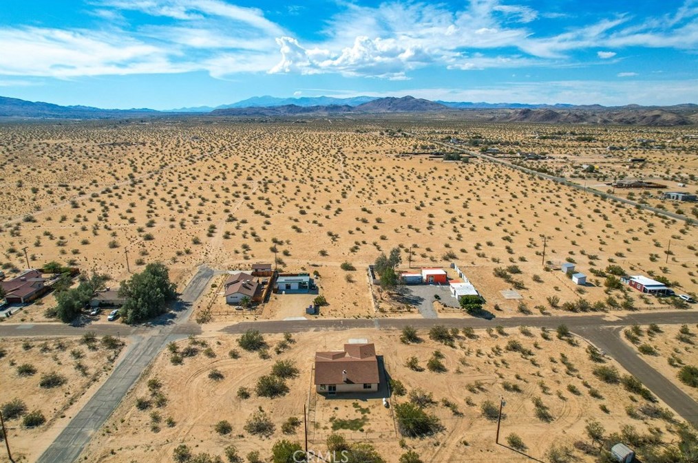 5001 1st St, Joshua Tree CA  92252-4216 exterior