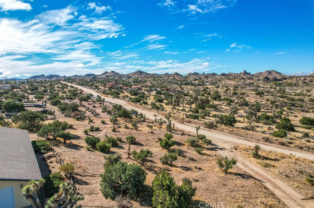 5115 Carlsbad Ave, Yucca Valley CA 92284-2095 exterior