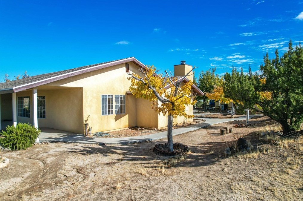 5115 Carlsbad Ave, Yucca Valley CA 92284-2095 exterior