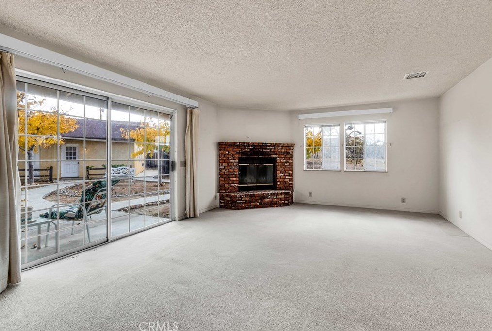 5115 Carlsbad Ave, Yucca Valley CA 92284-2095 exterior