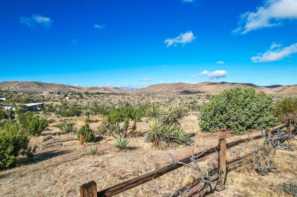 5115 Carlsbad Ave, Yucca Valley CA 92284-2095 exterior