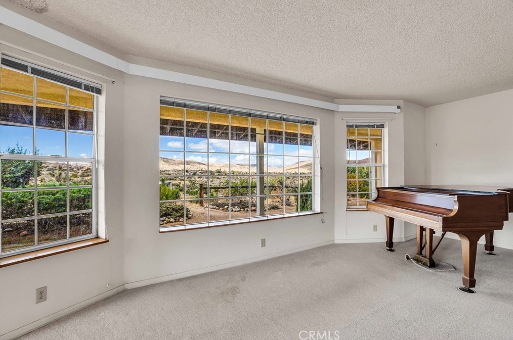 5115 Carlsbad Ave, Yucca Valley CA 92284-2095 exterior