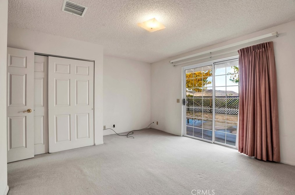 5115 Carlsbad Ave, Yucca Valley CA 92284-2095 exterior