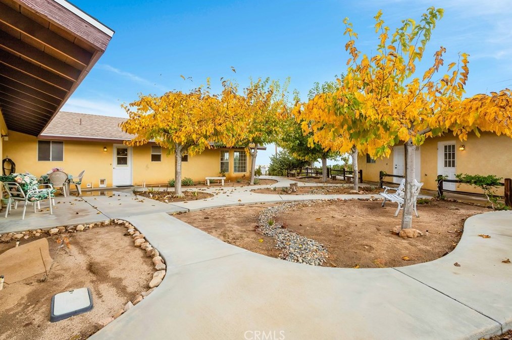 5115 Carlsbad Ave, Yucca Valley CA 92284-2095 exterior