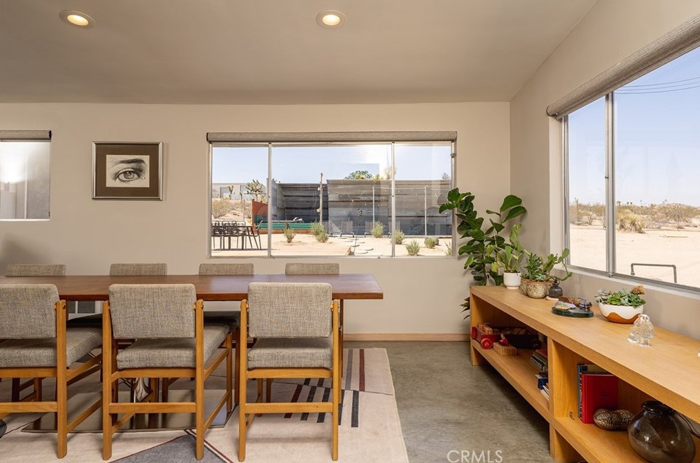 6328 Juniper Rd, Joshua Tree CA  92252-4142 exterior