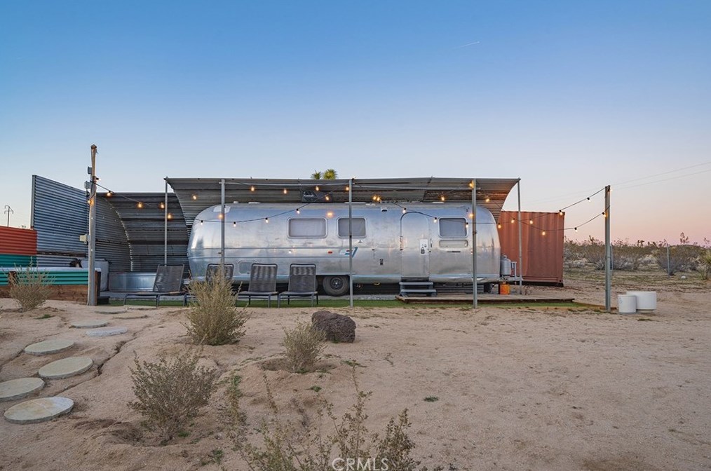 6328 Juniper Rd, Joshua Tree CA  92252-4142 exterior