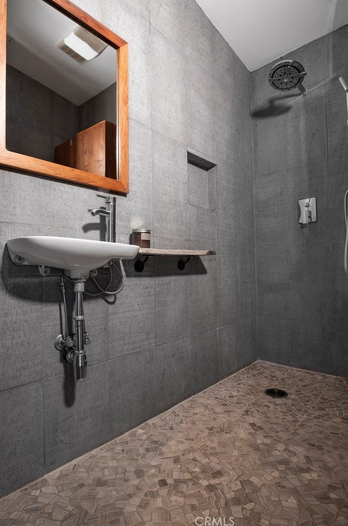 6328 Juniper Rd, Joshua Tree CA  92252-4142 exterior