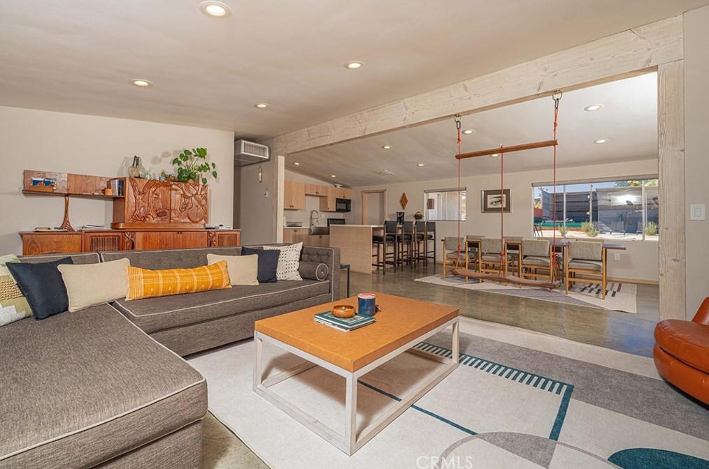 6328 Juniper Rd, Joshua Tree CA  92252-4142 exterior