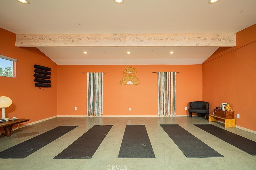 6328 Juniper Rd, Joshua Tree CA  92252-4142 exterior