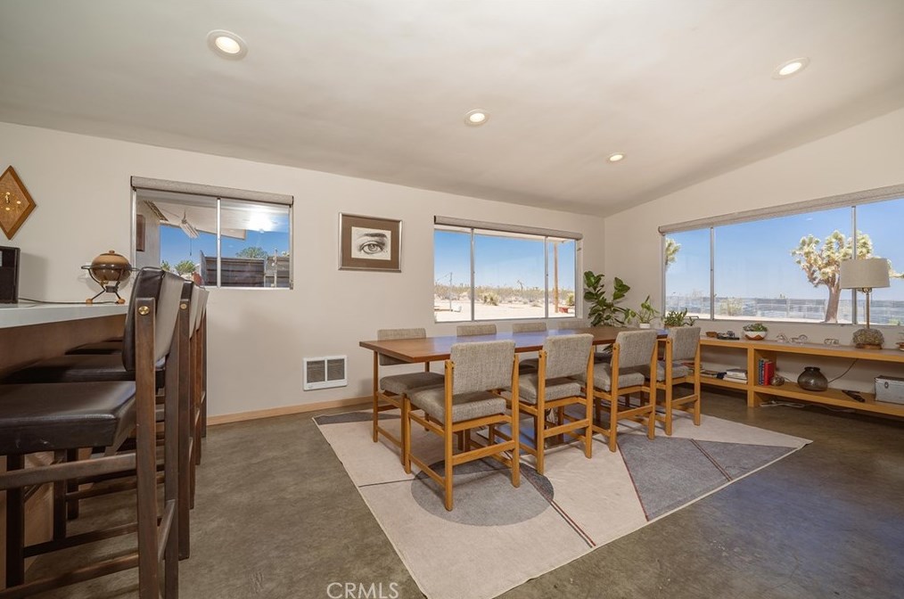 6328 Juniper Rd, Joshua Tree CA  92252-4142 exterior