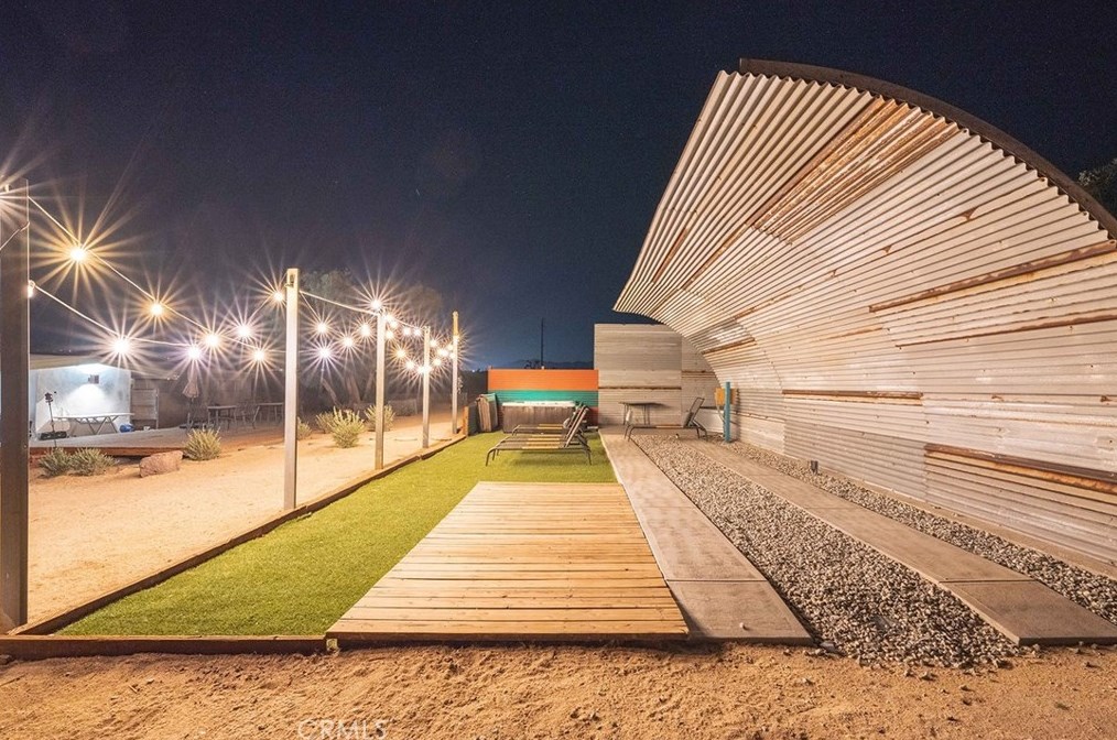 6328 Juniper Rd, Joshua Tree CA  92252-4142 exterior