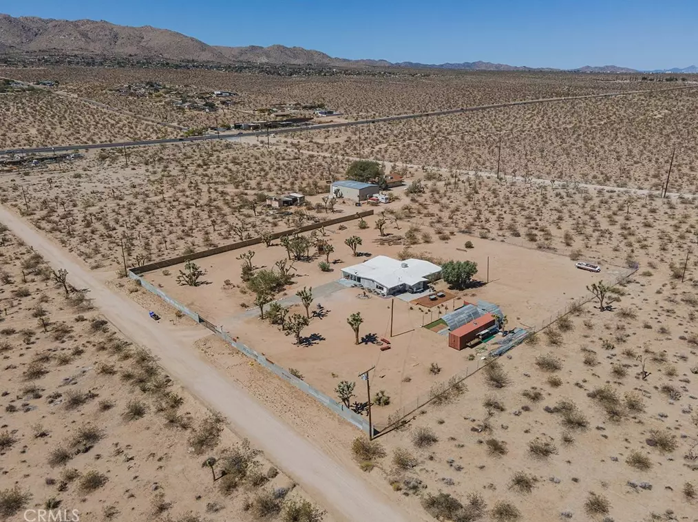 6328 Juniper Rd, Joshua Tree CA  92252-4142 exterior