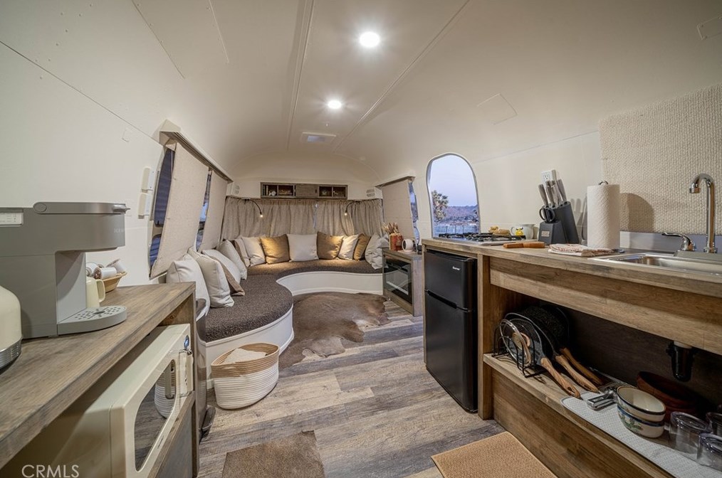 6328 Juniper Rd, Joshua Tree CA  92252-4142 exterior