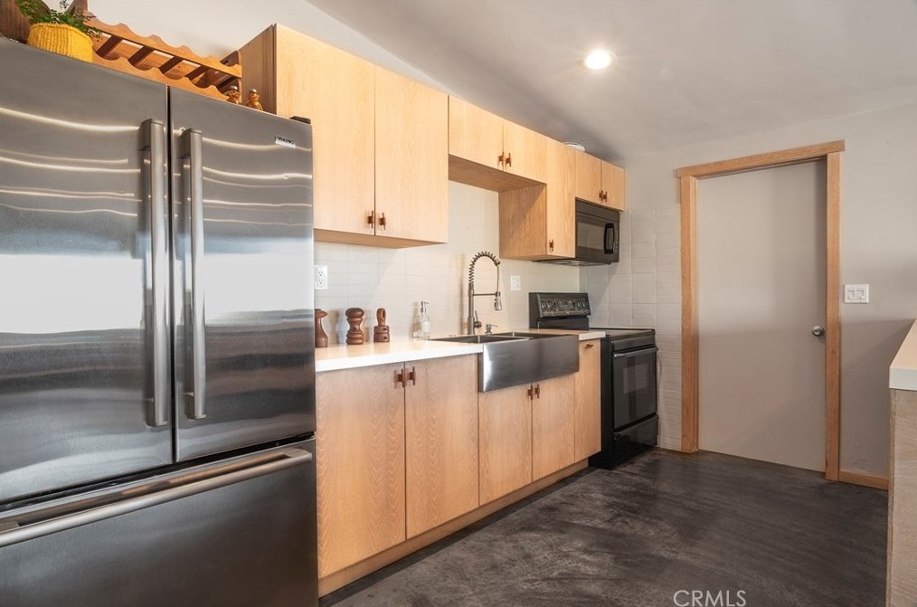 6328 Juniper Rd, Joshua Tree CA  92252-4142 exterior