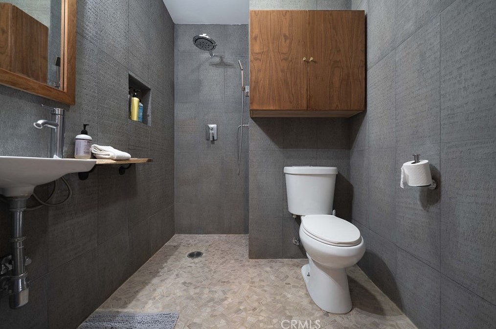 6328 Juniper Rd, Joshua Tree CA  92252-4142 exterior