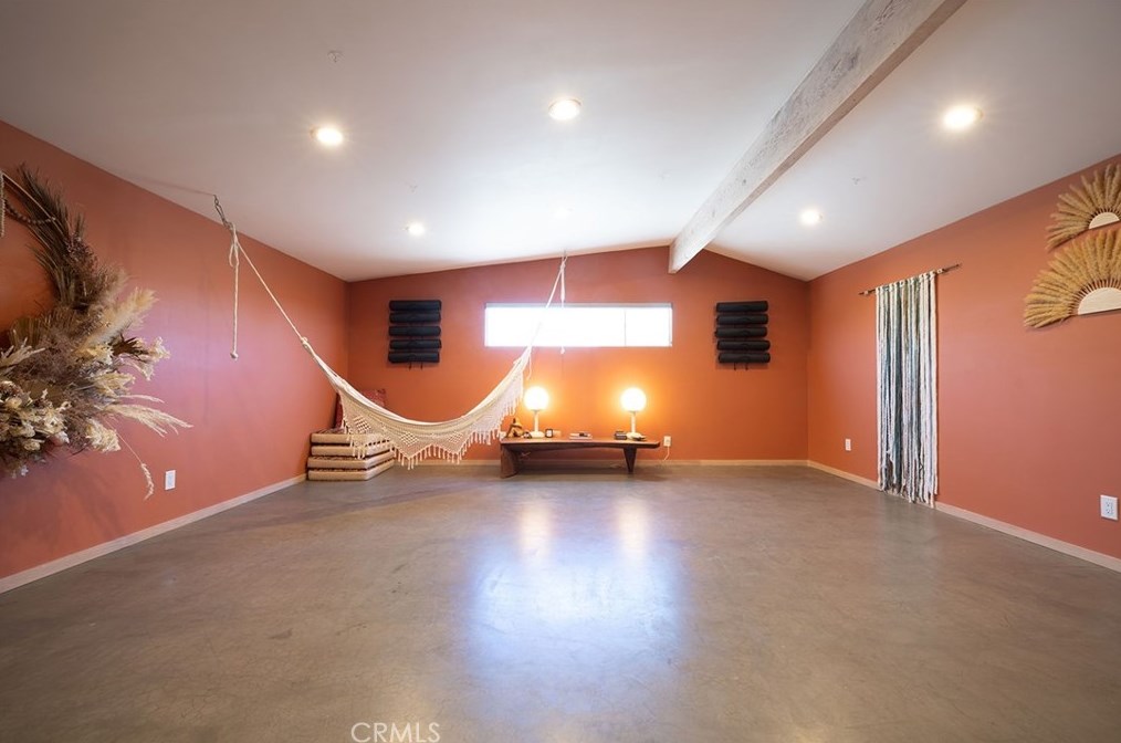 6328 Juniper Rd, Joshua Tree CA  92252-4142 exterior