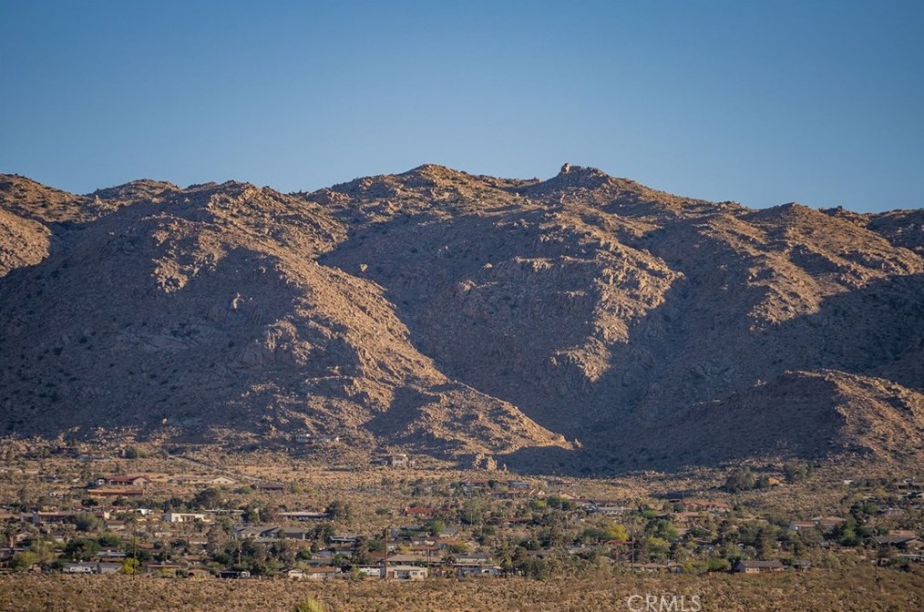 6328 Juniper Rd, Joshua Tree CA  92252-4142 exterior