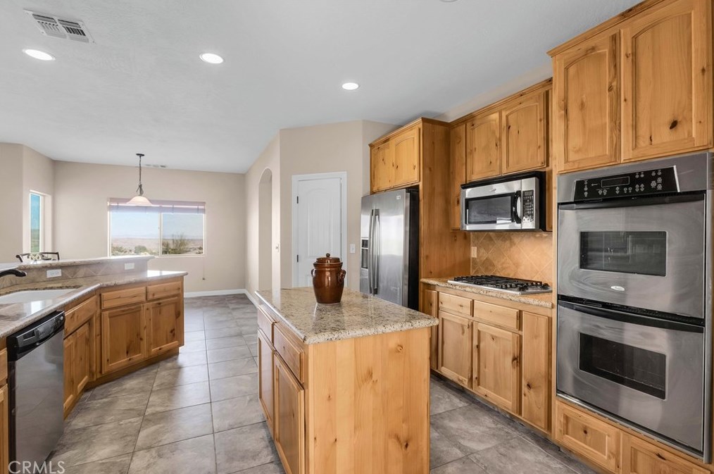 61246 Onaga Trl, Joshua Tree CA  92252-3114 exterior