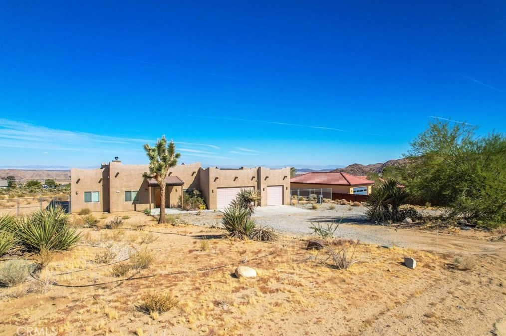 61246 Onaga Trl, Joshua Tree CA  92252-3114 exterior