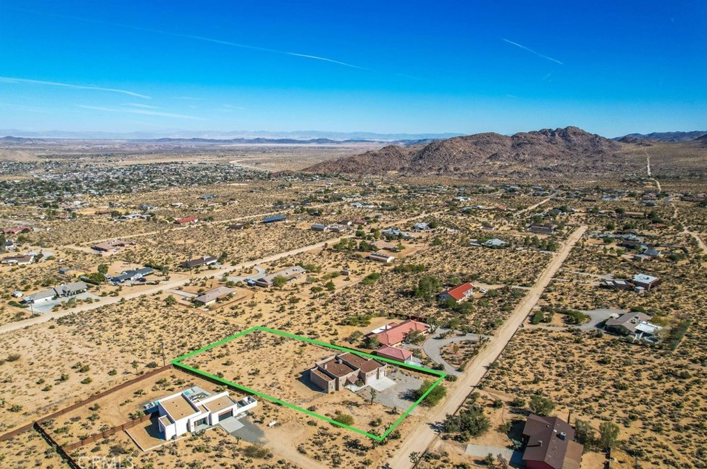 61246 Onaga Trl, Joshua Tree CA  92252-3114 exterior