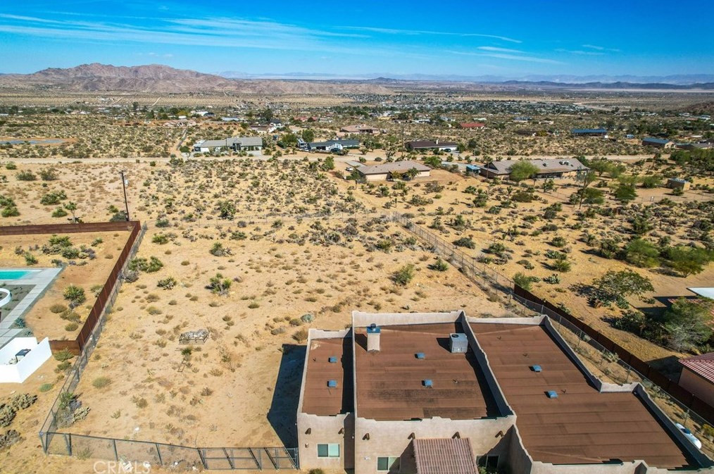 61246 Onaga Trl, Joshua Tree CA  92252-3114 exterior